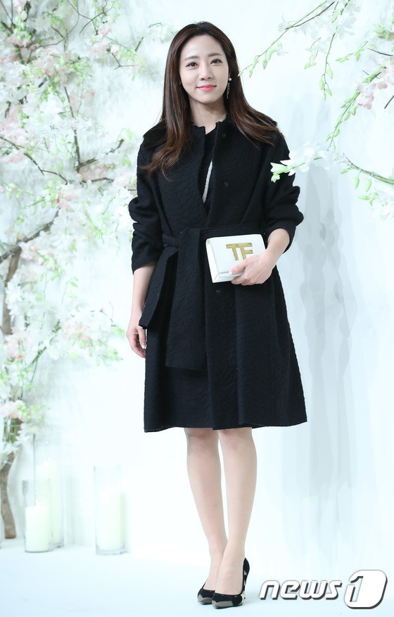 Đám cưới hội tụ toàn sao khủng: Lee Kwang Soo bỗng điển trai, Phạm Băng Băng Hàn Quốc bị mỹ nhân vô danh đè bẹp